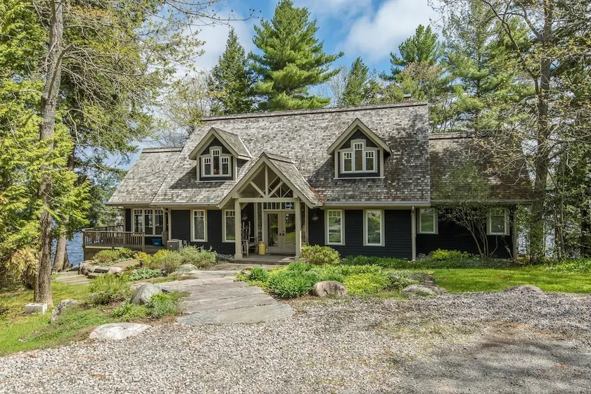 Fabulous Lake Muskoka Cottage & Boathouse~the Perfect Retreat! - Image 1
