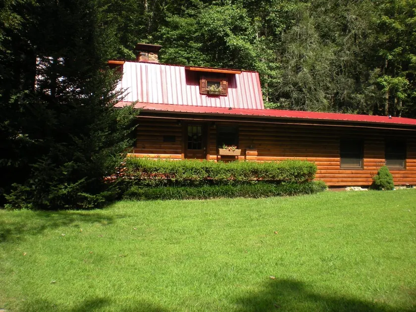 Buffalo Creek Bed and Breakfast - Image 1