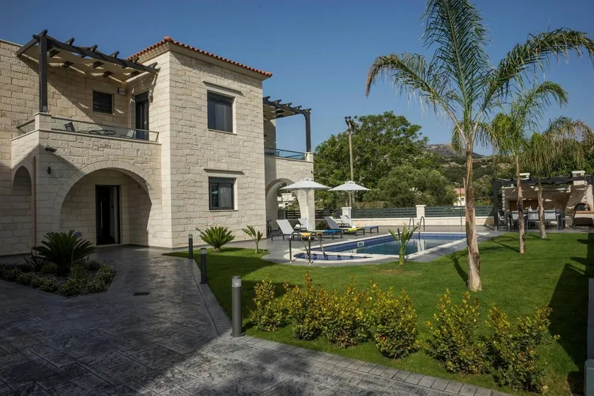 Luxurious Modern Mansion With Private Pool and Sauna 200m From Beach - Image 1