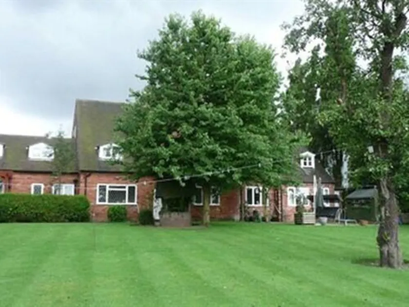 Featherstone Farm - Image 1
