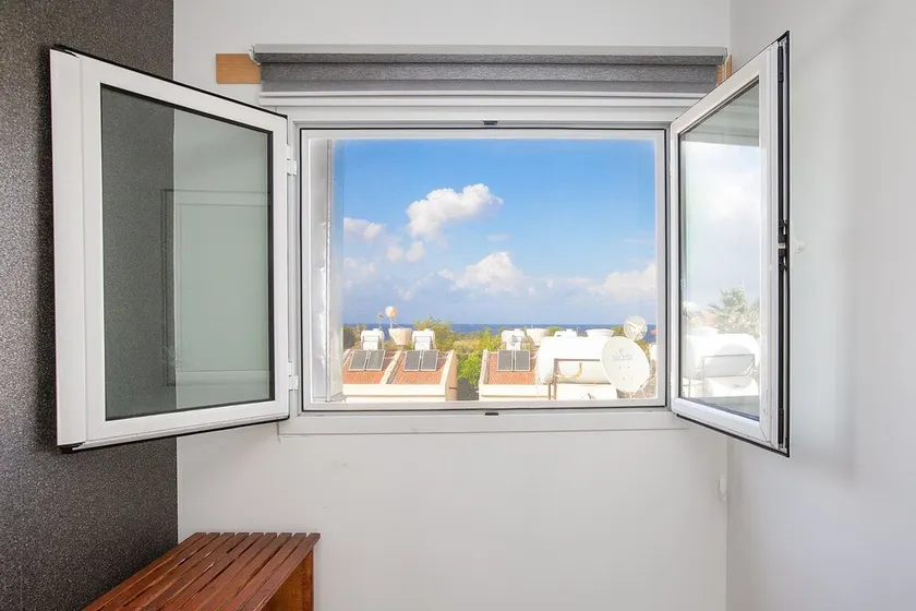Sun Rays Hostel - Image 1