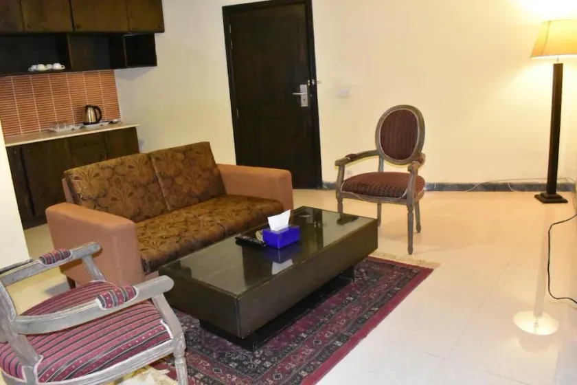 Summit Hotel & Apartments - Image 1