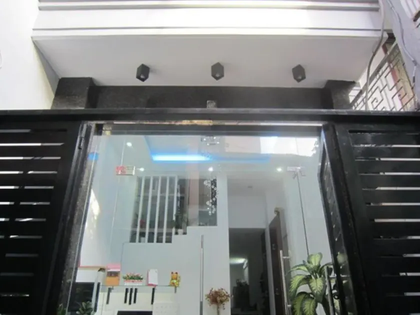 Saigon Inn - Image 1
