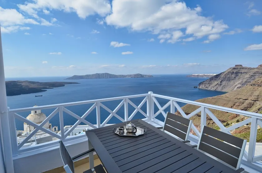 Fira Blue House - Image 1