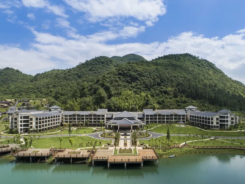 LN Dongfang Hot Spring Resort - Image 1