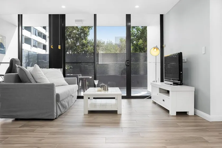 Olympic Park Large 1bed Apt+parking Nop01a - Image 1