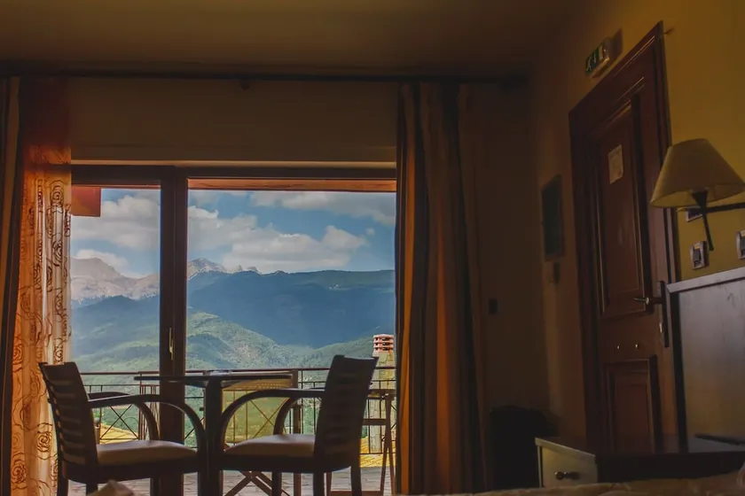 Olvios Hotel - Image 1