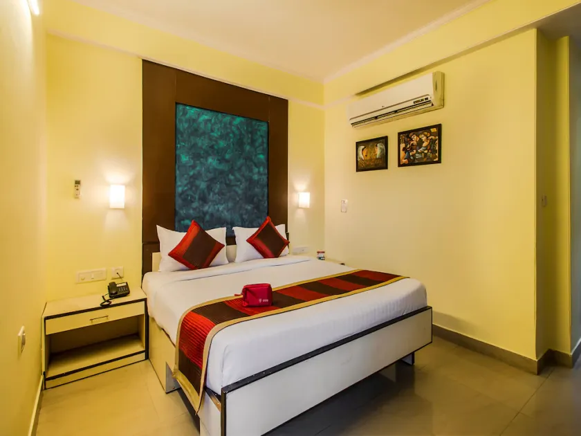 Hotel Seven Seas - Image 1