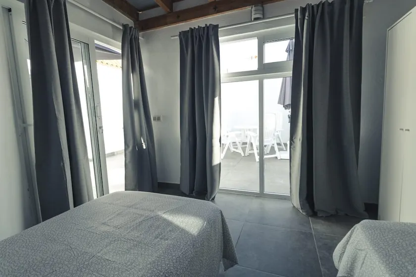Refurbish Apartment with terrace - Image 1
