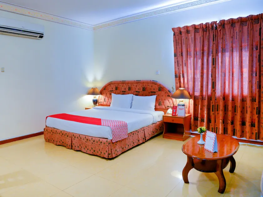 Golden Oasis - Image 1