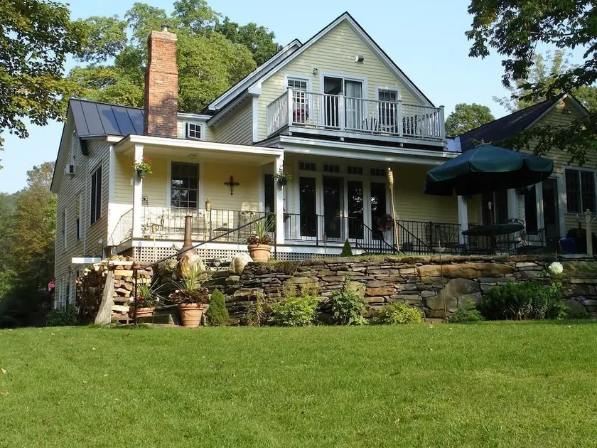 Green River Bridge House - Image 1