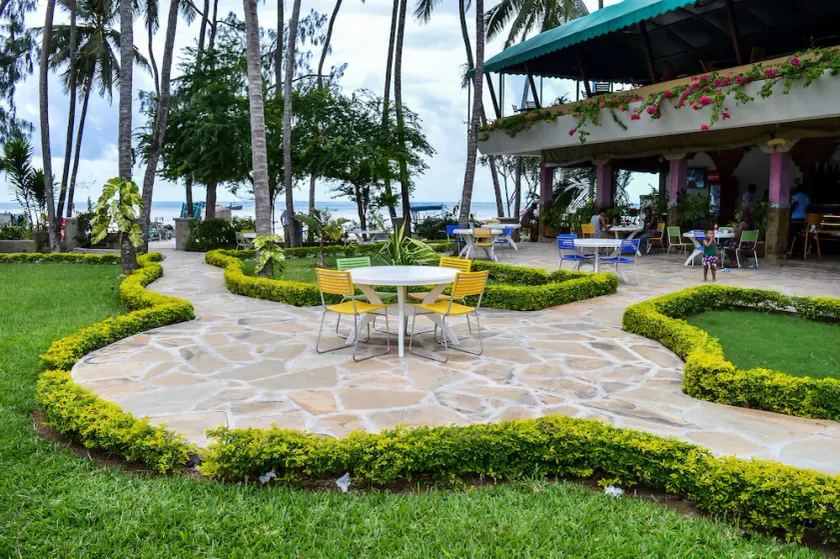 Lido Beach Resort - Image 1