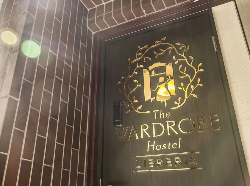 The Wardrobe Hostel Libreria - Image 1