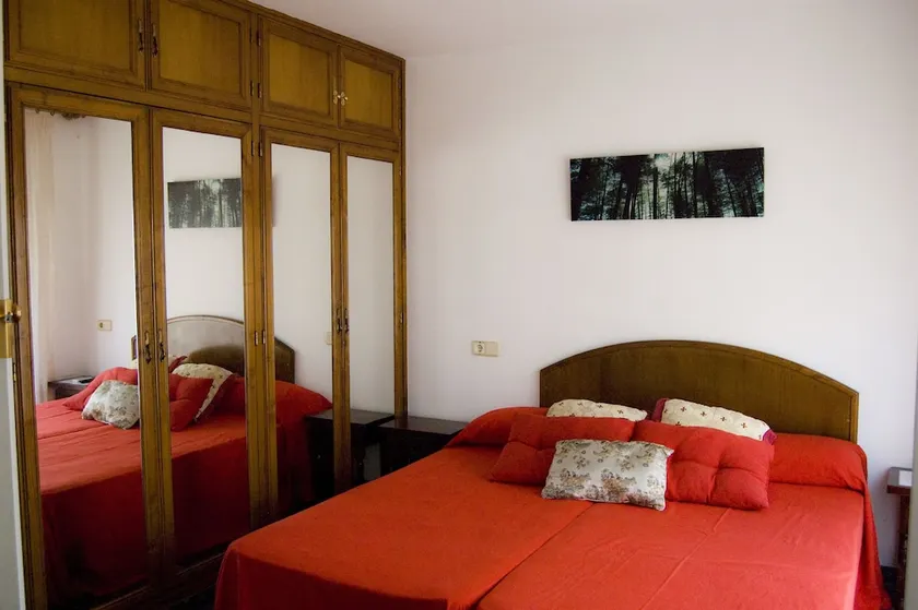 Flores Apartments - Image 1
