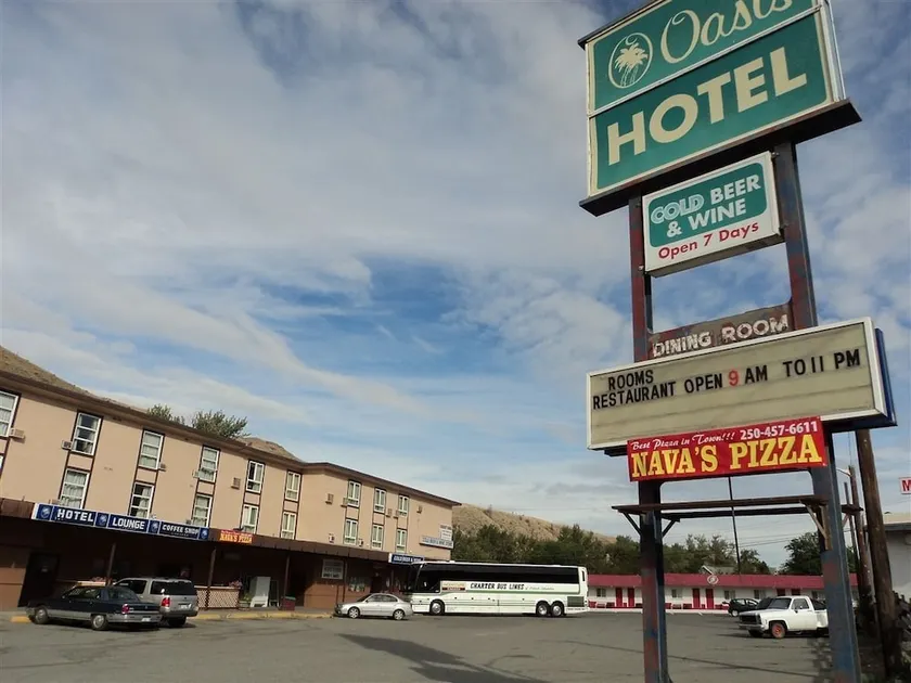 Oasis Hotel - Image 1