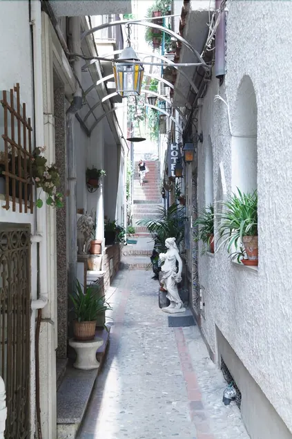 Villa Mora - Image 1