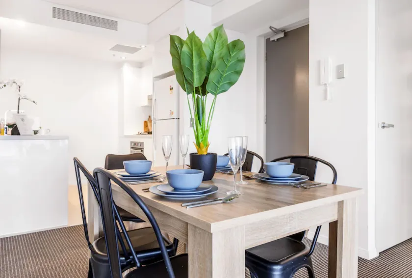 Airhome Brisbane CBD Apartments - Image 1