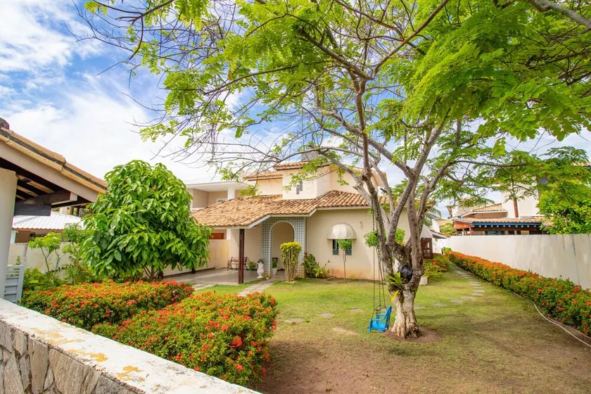 GB40 Excelente Casa 4 Suítes Guarajuba - Image 1