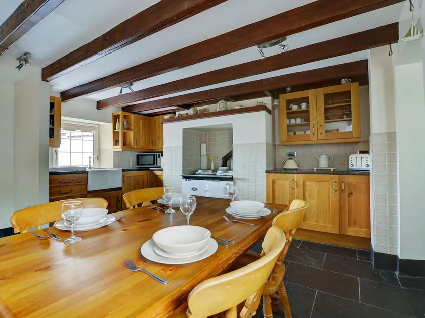 Modern Holiday Home in Lydstep With Fenced Garden - Image 1
