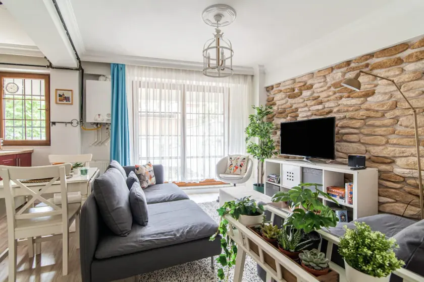 Flat With Backyard Close to Sapphire Shopping Mall - Image 1