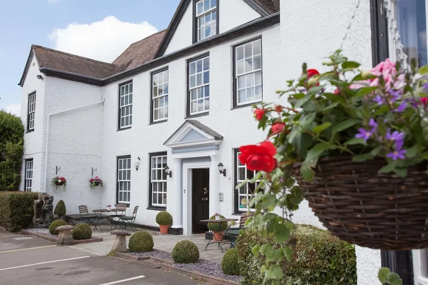 Evesham Hotel - Image 1