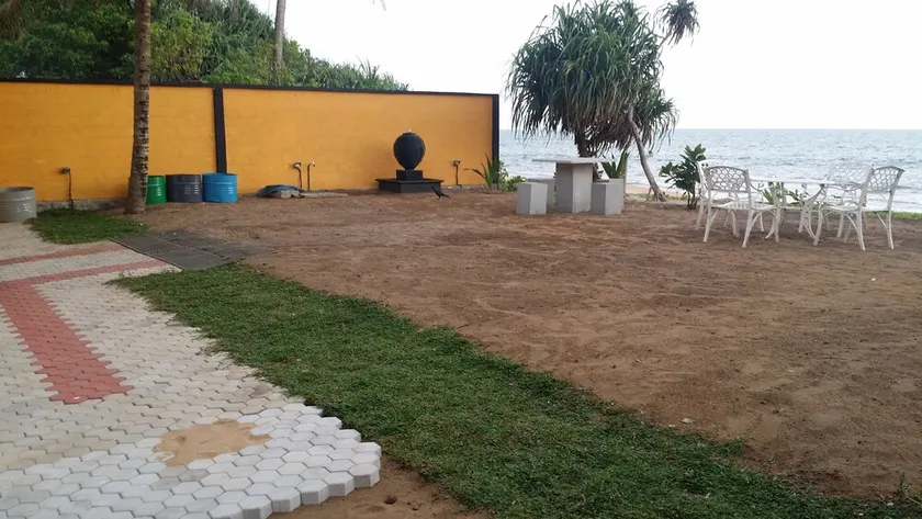 Hotel Airport Beach Villa - Image 1
