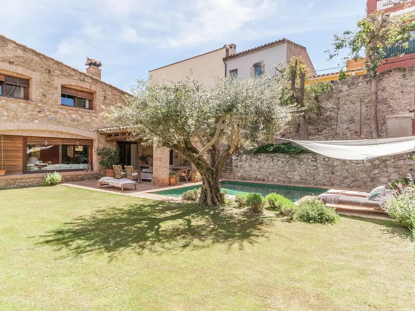 Splendid Mansion With Private Pool in St Pere Pescador - Image 1