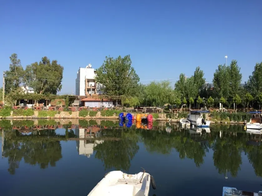 Deniz Kizi Hotel - Image 1