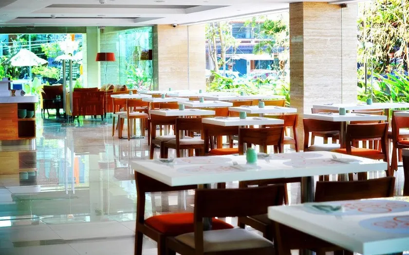 HARRIS Hotel Kuta Galleria - Image 1