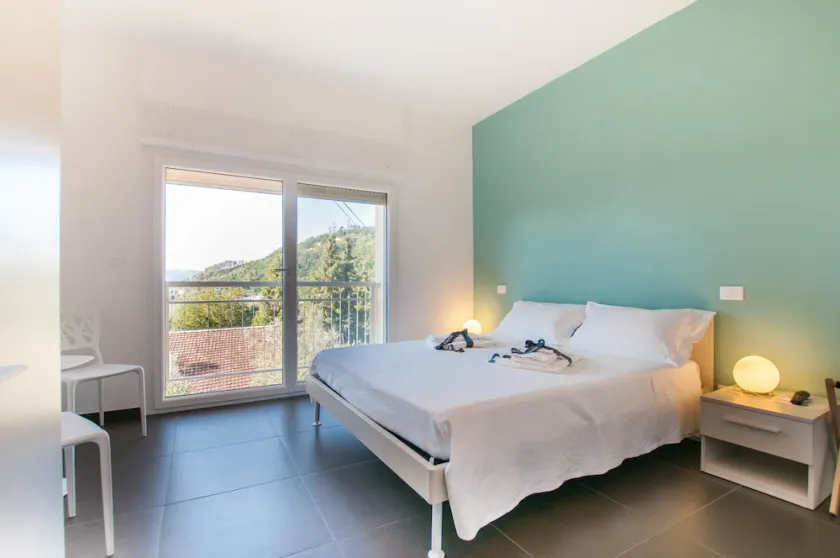B&B Valeran - Image 1