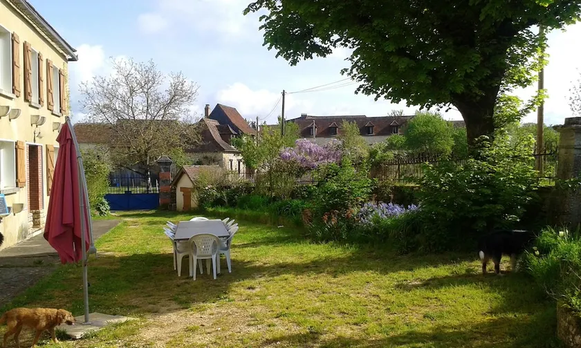 House With 5 Bedrooms in Coulaures, With Private Pool, Enclosed Garden and Wifi - Image 1