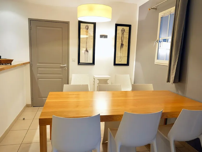 Luxurious Provencal Villa in Charming Lubéron - Image 1
