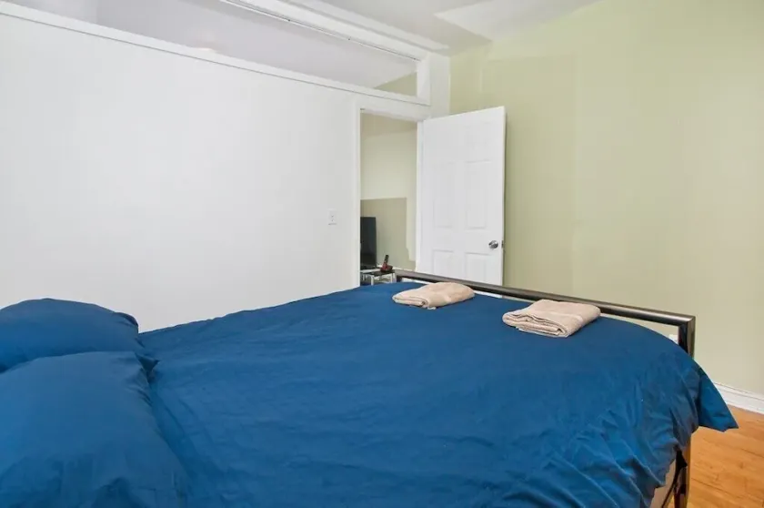 Cozy 2 BR on Upper East Side - Image 1