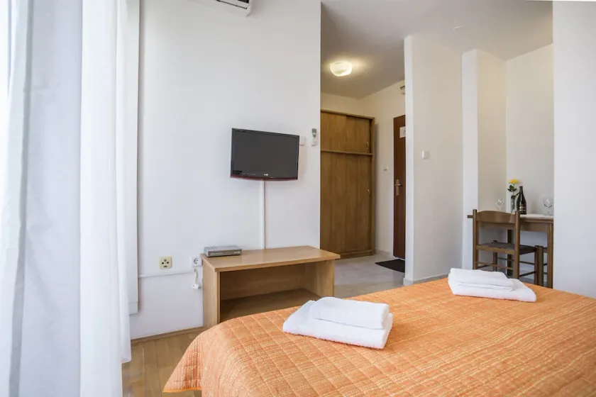 Bol apartments Gospojica - Image 1