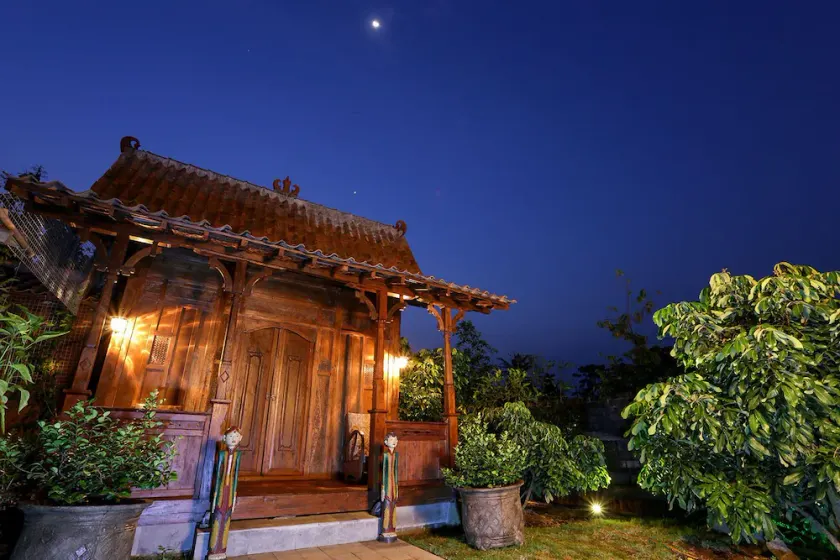 Omah Kecebong Guest House - Image 1