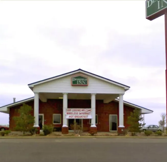 Deerfield Inn and Suites - Image 1
