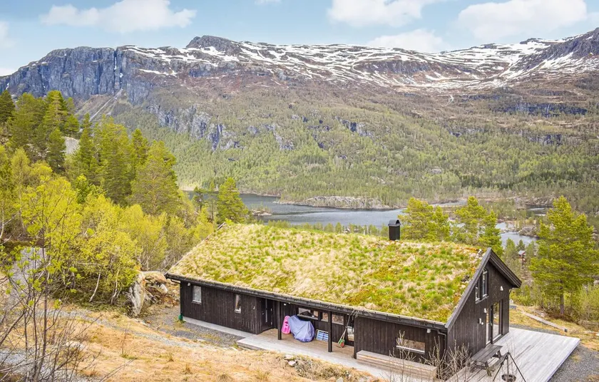 Beautiful Home in Skare With Wifi and 5 Bedrooms - Image 1