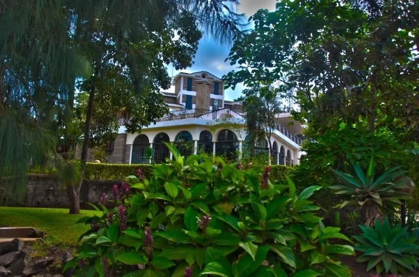 Lavington Hill House - Image 1