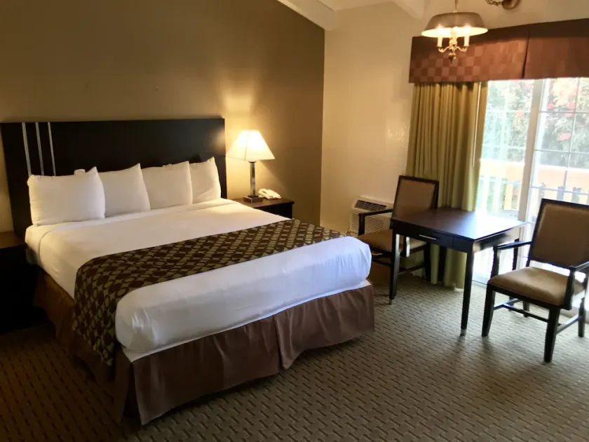 Fireside Inn - Image 1