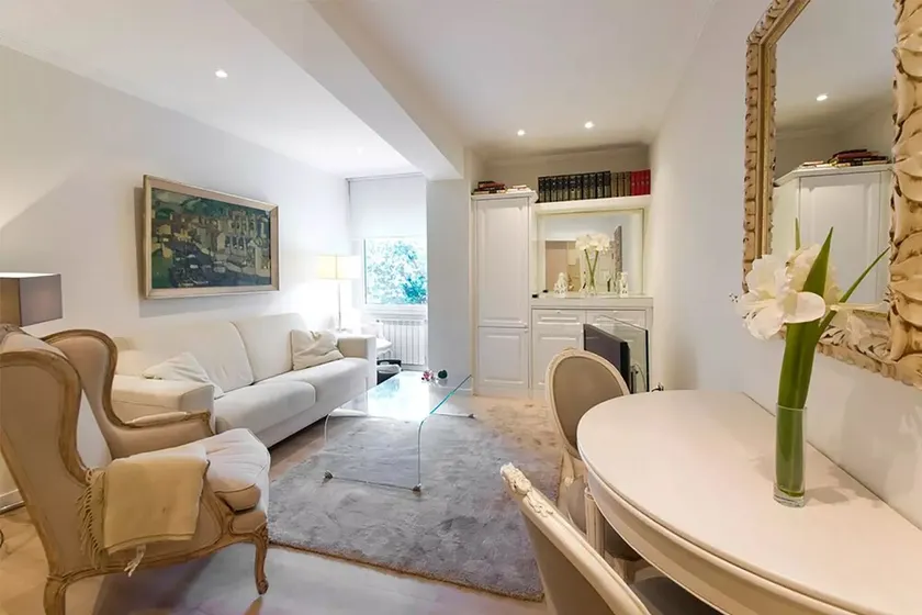 Azpeitia Elegant Home in Center - Image 1