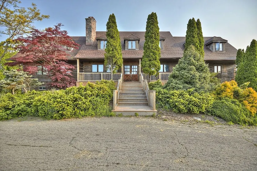 Grand Niagara Estate Lodge - Image 1