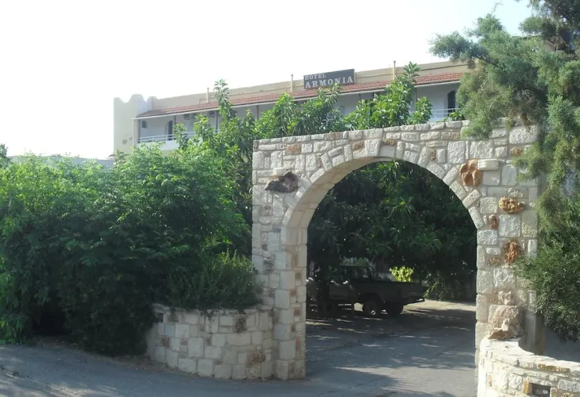 Armonia Hotel - Image 1