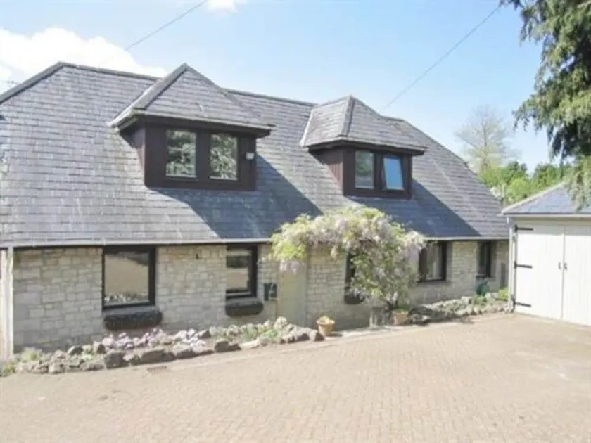 Hare Lodge B&B - Image 1