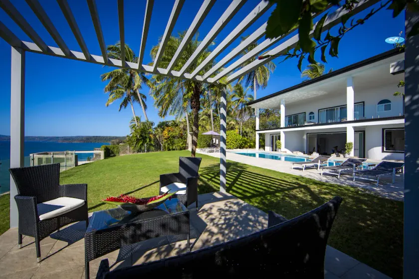 Villa Marunga Luxury and Ocean View - Image 1