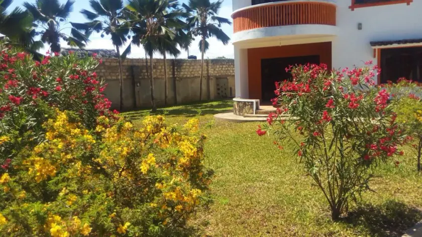 Shanzu Comforts Beachfront Apartments  - Image 1