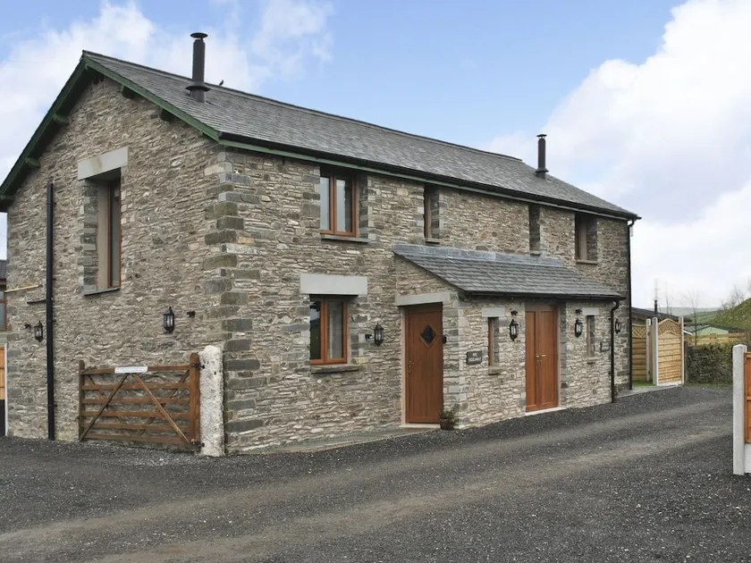 Dinny's Retreat - Image 1