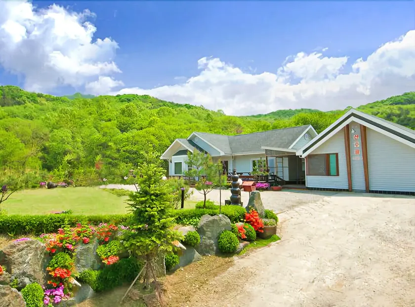 Yangpyeong Scenery Valley Pension - Image 1