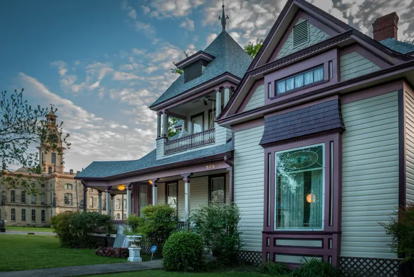Courthouse Inn Bed and Breakfast - Image 1