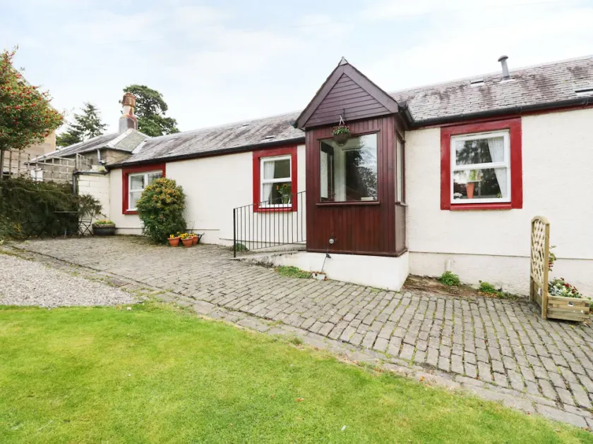 Garden Cottage - Image 1