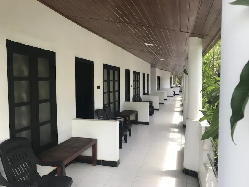 Golden Beach Inn - Image 1